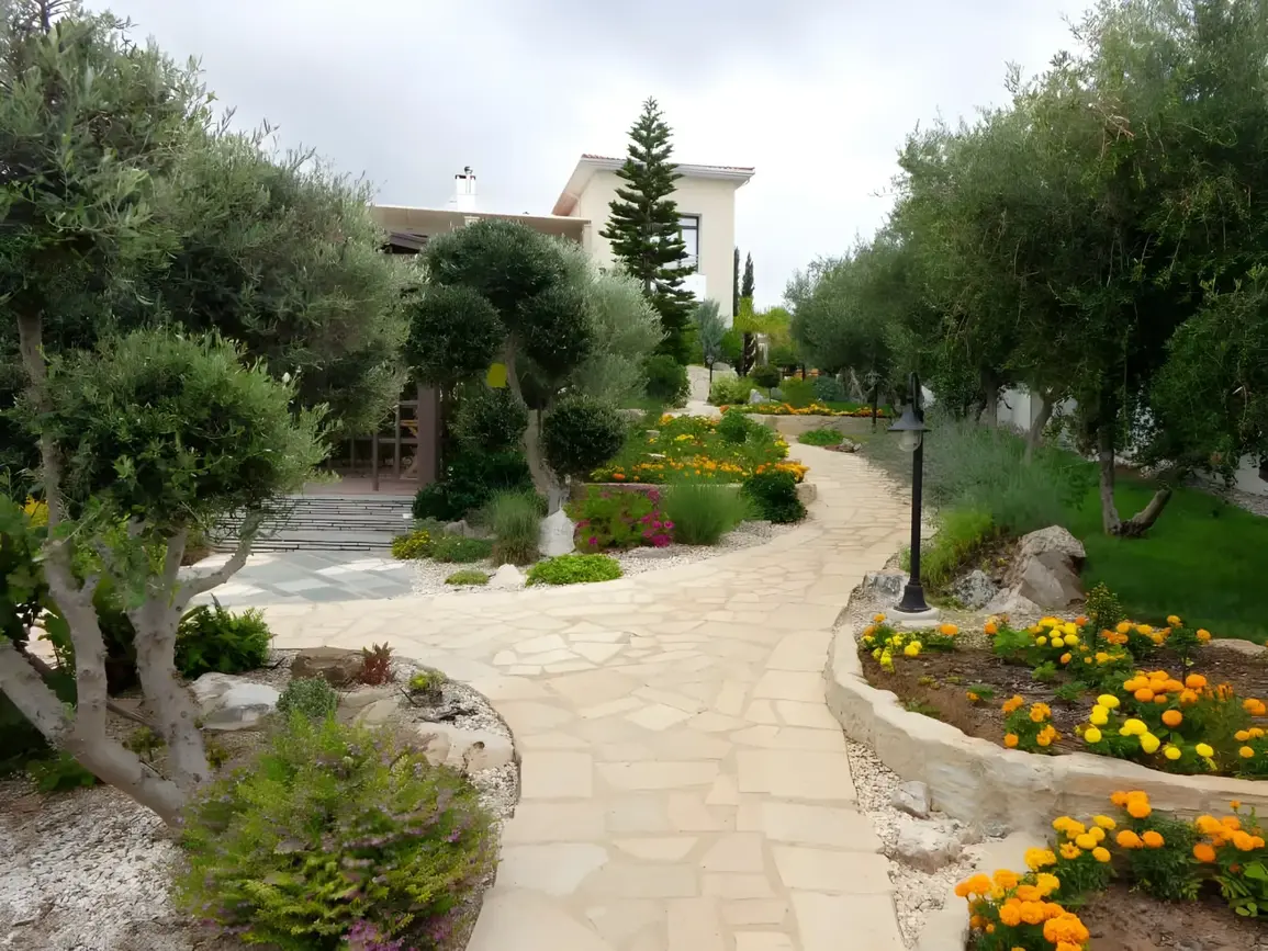 Garden detail